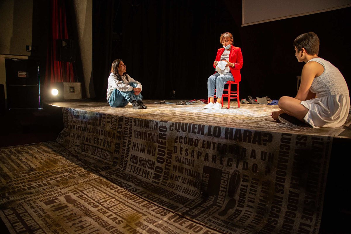 “After the absences”: documentary theater for the search for the disappeared